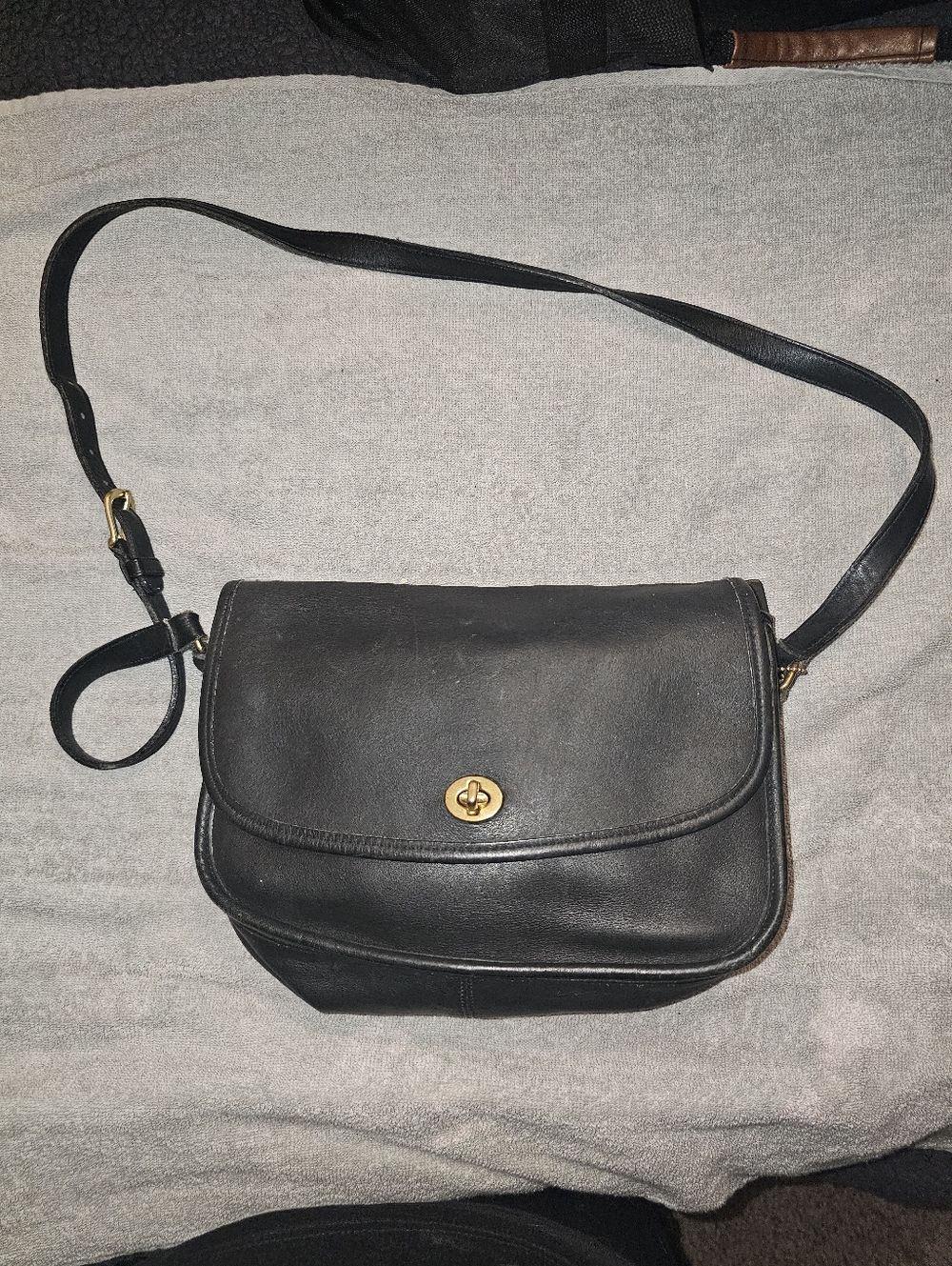 Classic Vintahe Coach Black Leather Crossbody Bag with Gold Turn-Lock